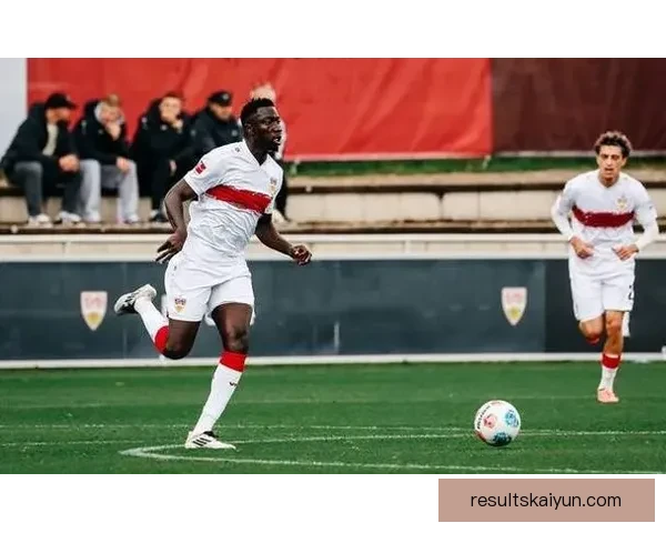 哈里·凯恩状态回暖，斯图加特赛事中演绎帽子戏法表现稳健